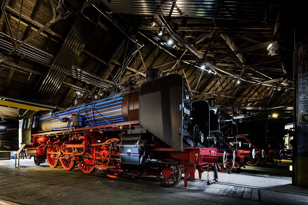 A photo of an old steam locomotive from the steam locomotive museum in Neuenmarkt [[source: 'Source: Landratsamt Kulmbach by Atelier Brückner, Michael Jungblut']]